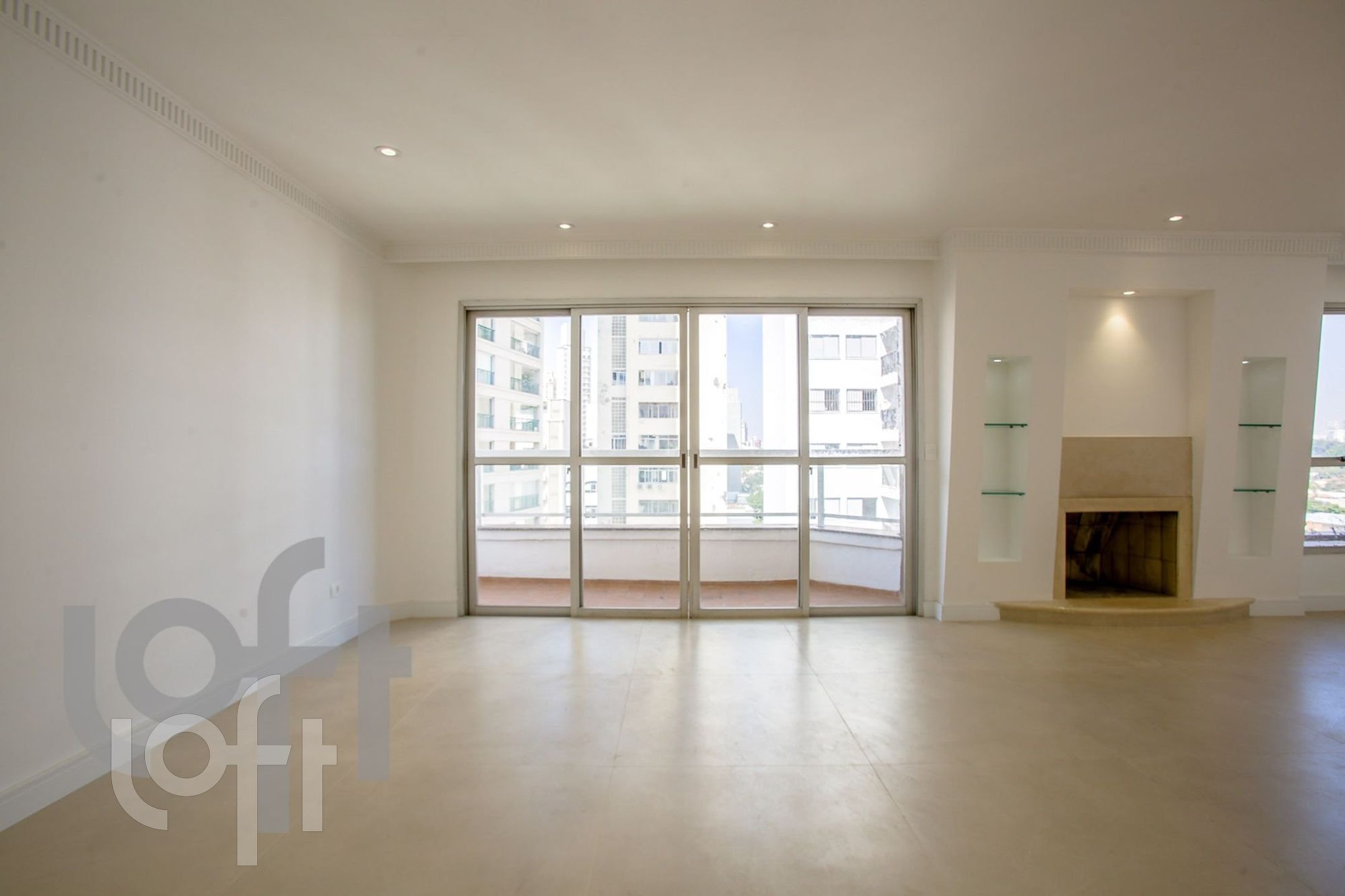 Apartamento à venda com 4 quartos, 195m² - Foto 1