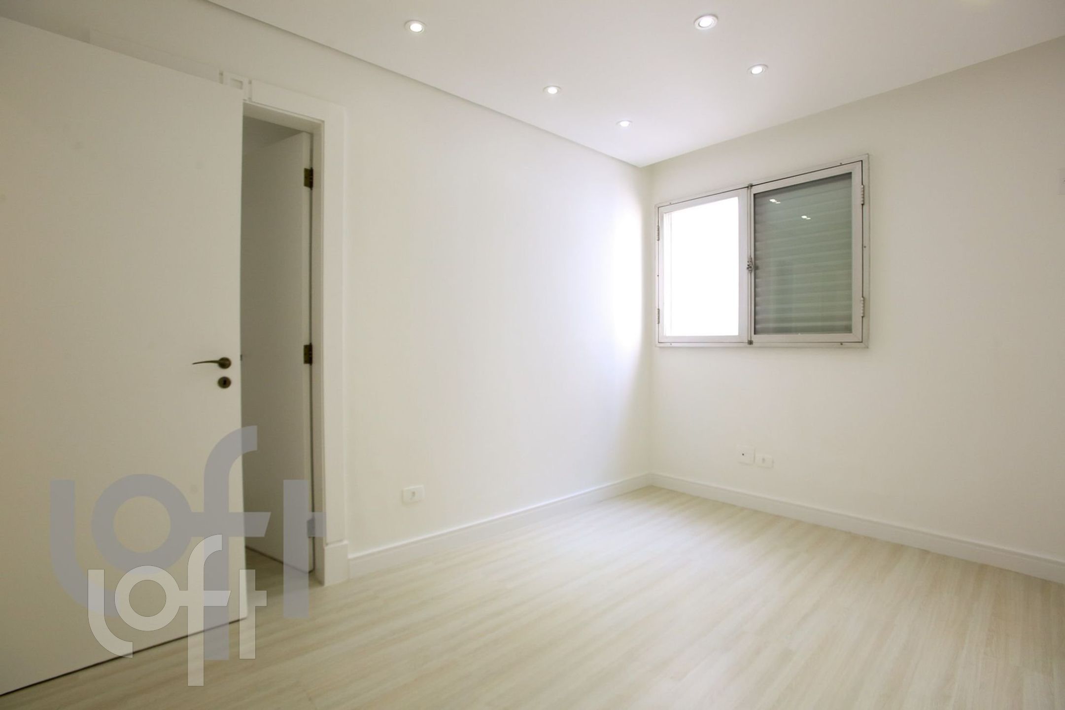 Apartamento à venda com 4 quartos, 195m² - Foto 32