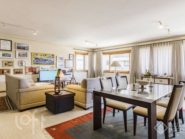 Apartamento com 136m², 3 dormitórios, 1 suíte, 2 vagas, Auxiliadora em Porto Alegre