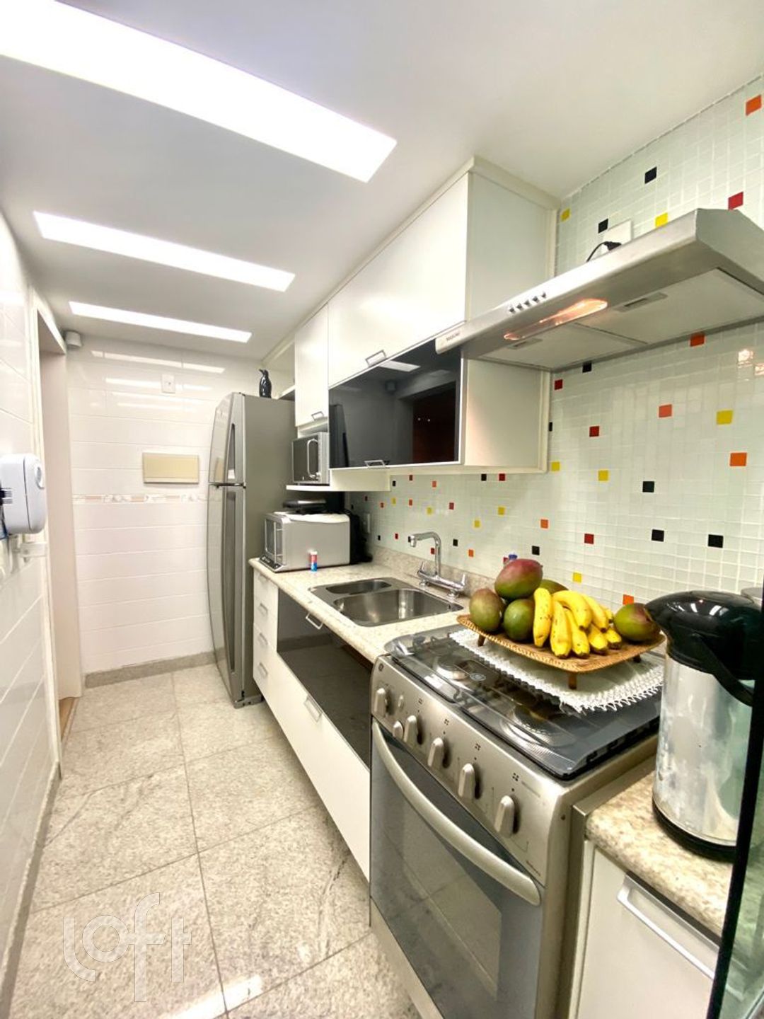 Apartamento à venda com 2 quartos, 70m² - Foto 4