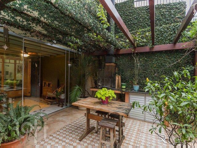 Casa com 418m², 5 dormitórios, 5 suítes, 4 vagas, Chácara das Pedras em Porto Alegre