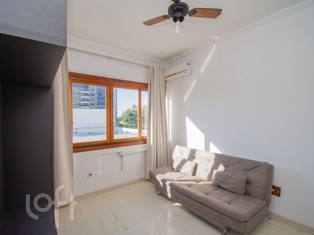 Apartamento com 68m², 2 dormitórios, 1 suíte, 2 vagas, Rio Branco em Porto Alegre