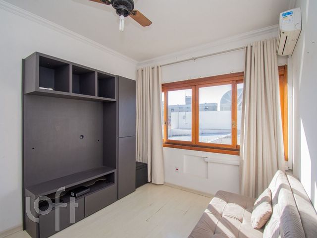 Apartamento com 68m², 2 dormitórios, 1 suíte, 2 vagas, Rio Branco em Porto Alegre