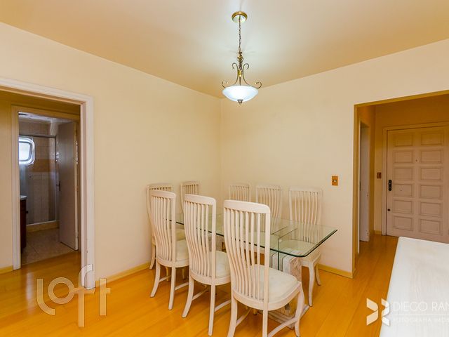 Apartamento com 90m², 2 dormitórios, 1 suíte, 1 vaga, Moinhos de Vento em Porto Alegre