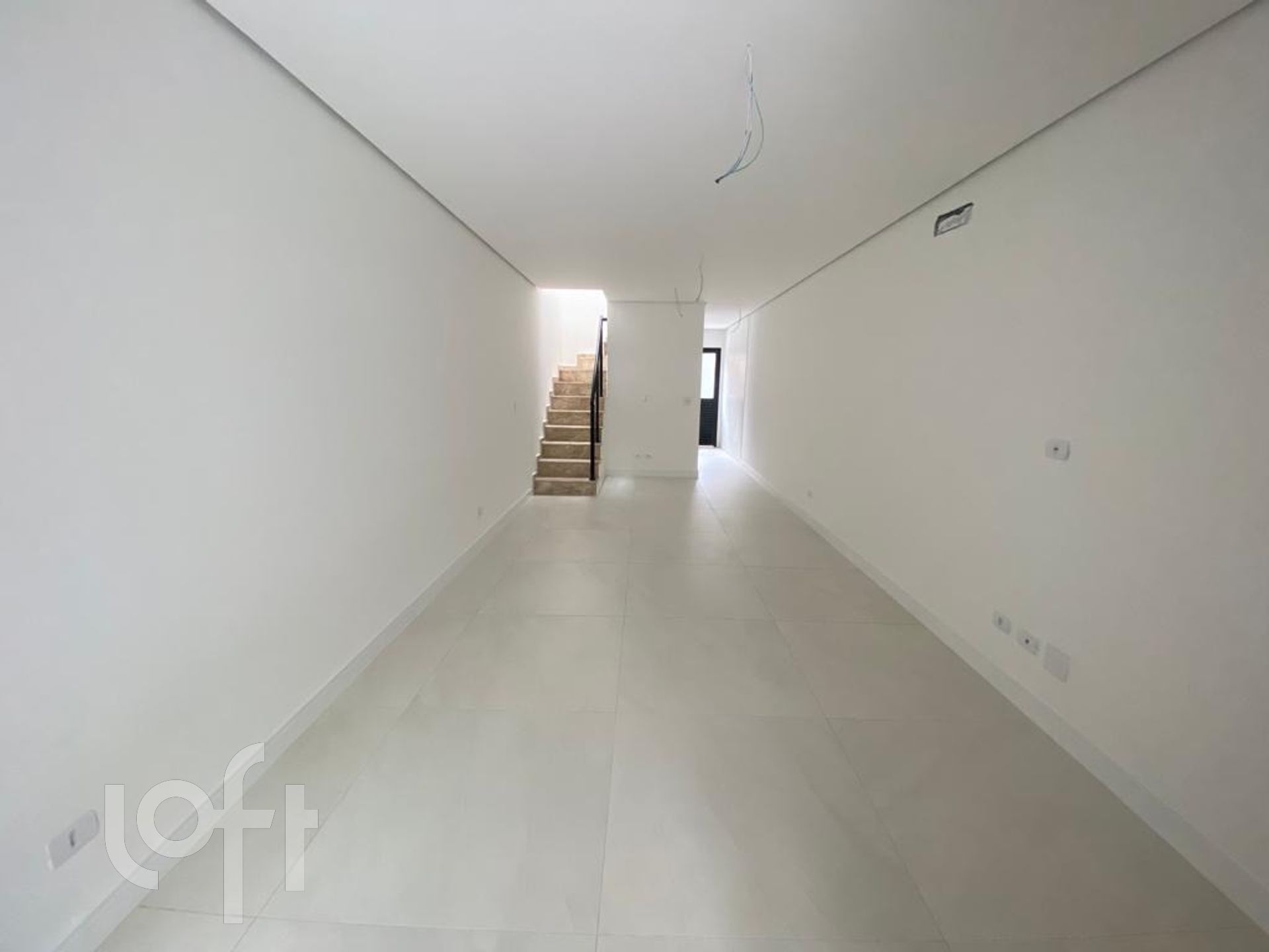 Casa à venda com 3 quartos, 100m² - Foto 4