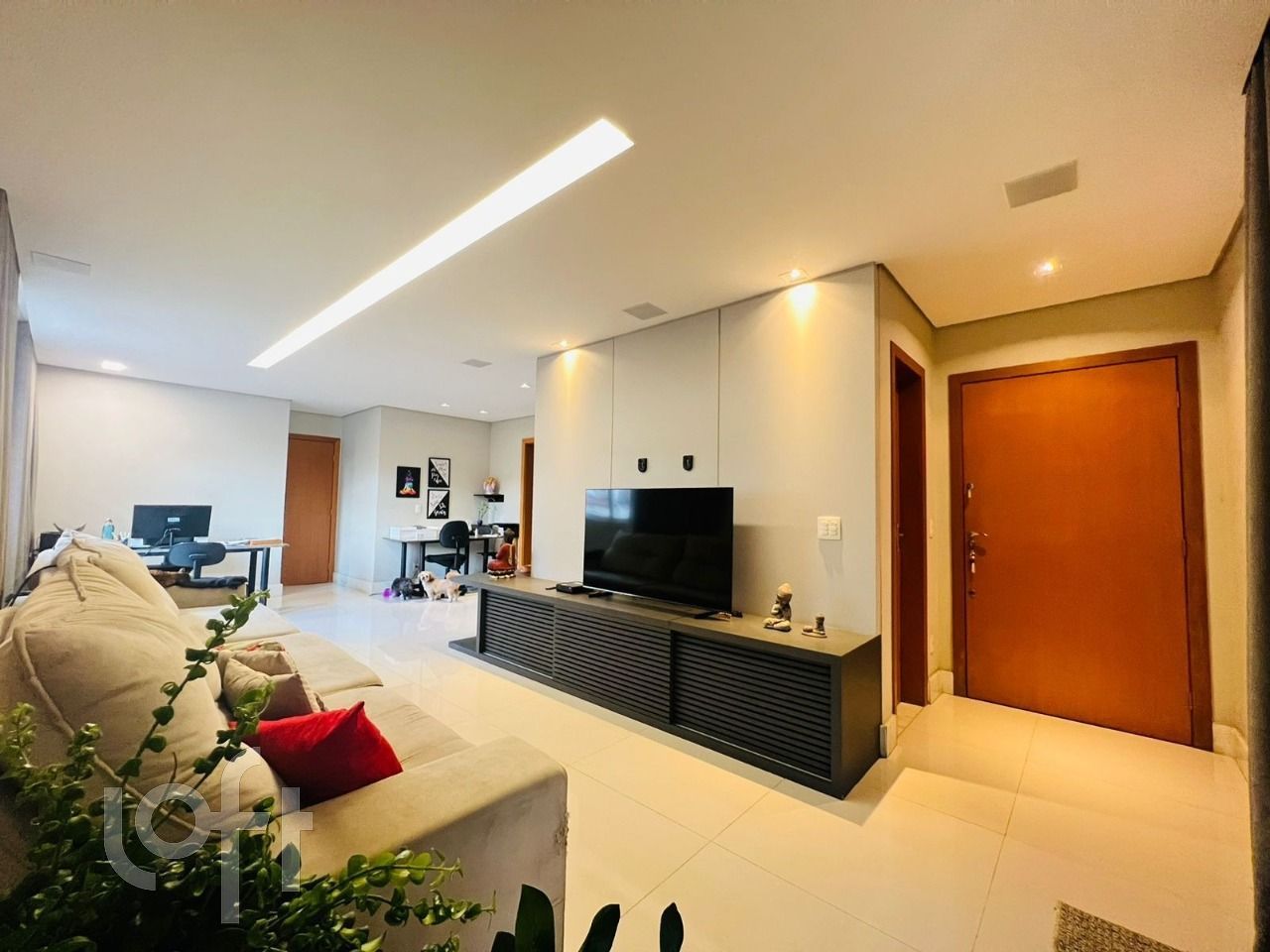 Apartamento à venda com 3 quartos, 256m² - Foto 2