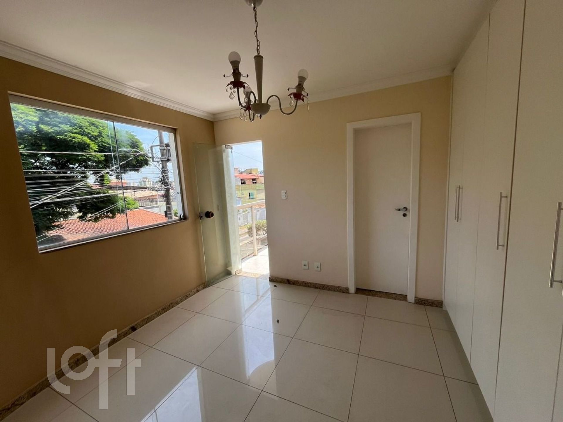 Casa à venda com 3 quartos, 170m² - Foto 4