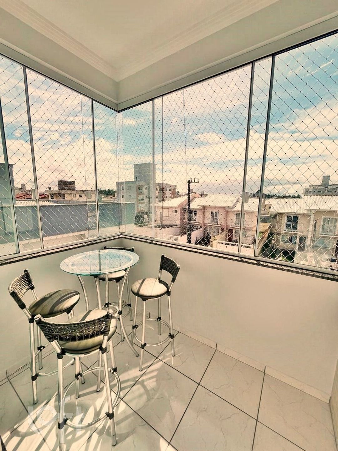 Apartamento à venda em Aririu da Formiga com 66 m², 2 quartos, 1 suíte, 1 vaga