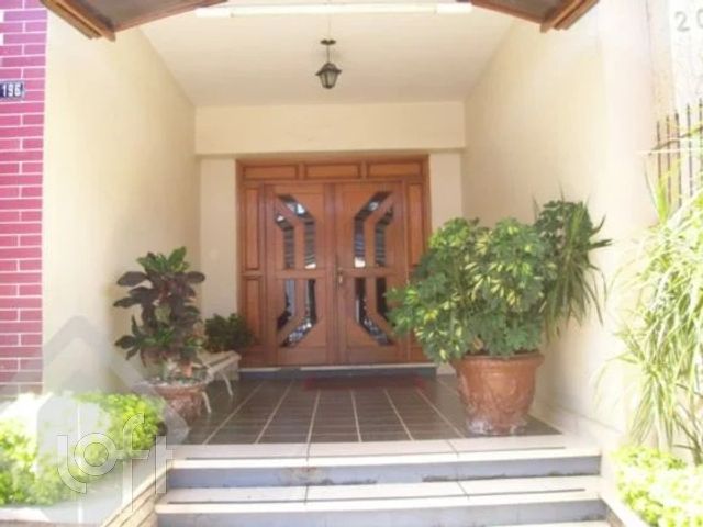 Apartamento com 78m², 2 dormitórios, 1 suíte, Santa Cecília em Porto Alegre