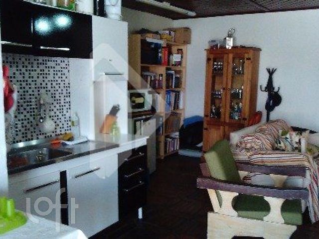 Casa com 350m², 4 dormitórios, 1 suíte, 3 vagas, Vila Ipiranga em Porto Alegre