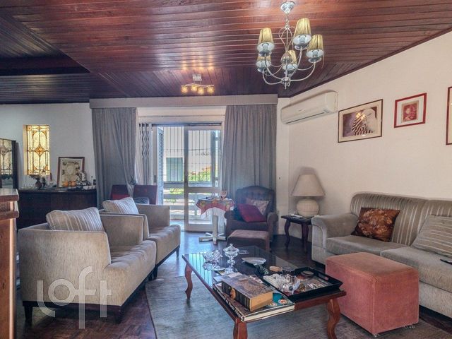 Casa com 350m², 4 dormitórios, 1 suíte, 3 vagas, Vila Ipiranga em Porto Alegre