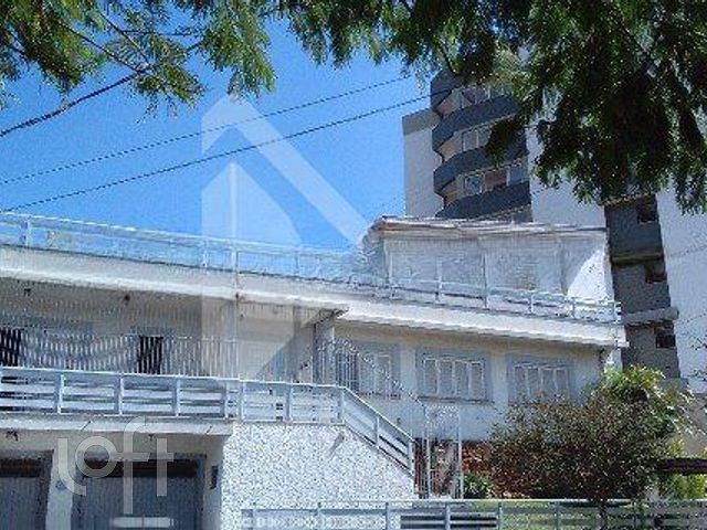 Casa com 350m², 4 dormitórios, 1 suíte, 3 vagas, Vila Ipiranga em Porto Alegre