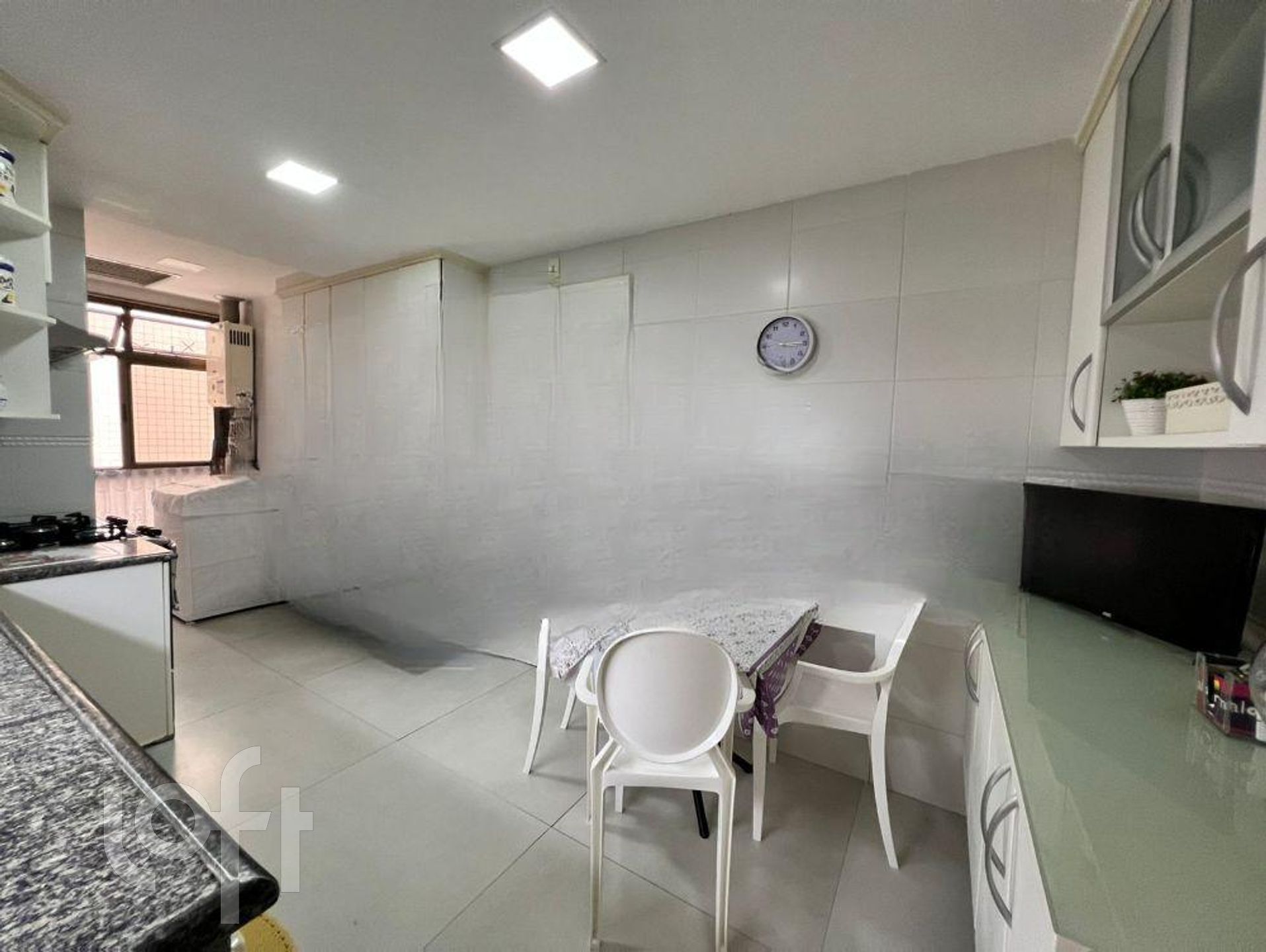 Apartamento à venda com 3 quartos, 195m² - Foto 10