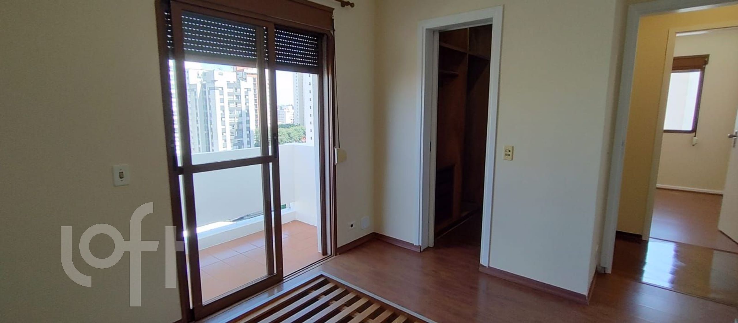 Apartamento à venda com 3 quartos, 105m² - Foto 2