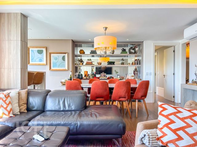 Apartamento com 136m², 3 dormitórios, 3 suítes, 2 vagas, Auxiliadora em Porto Alegre