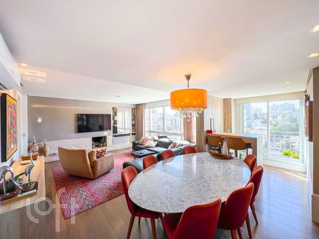 Apartamento com 136m², 3 dormitórios, 3 suítes, 2 vagas, Auxiliadora em Porto Alegre