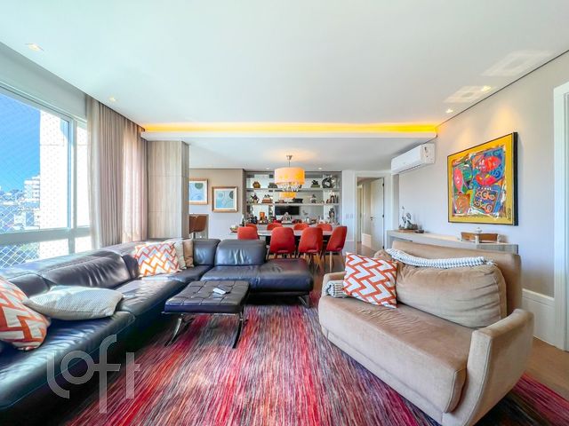 Apartamento com 136m², 3 dormitórios, 3 suítes, 2 vagas, Auxiliadora em Porto Alegre