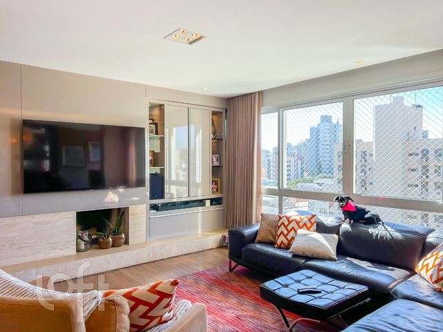 Apartamento com 136m², 3 dormitórios, 3 suítes, 2 vagas, Auxiliadora em Porto Alegre