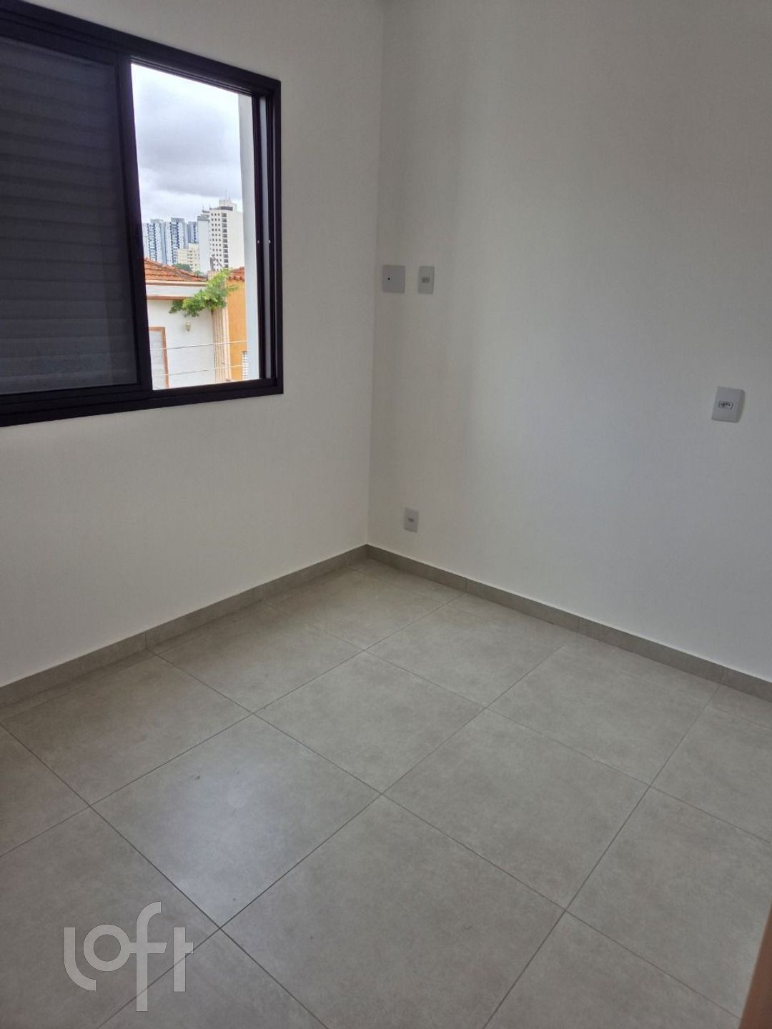 Apartamento à venda com 2 quartos, 37m² - Foto 2