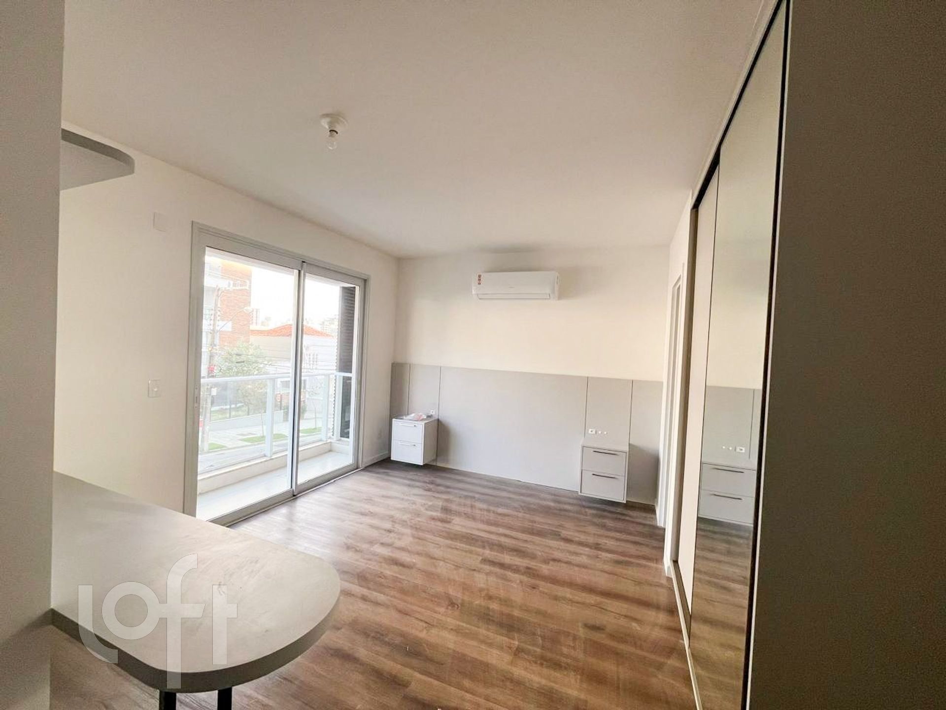 Apartamentos com 39m², 1 quarto, 1 garagem, no bairro Centro em Florianópolis