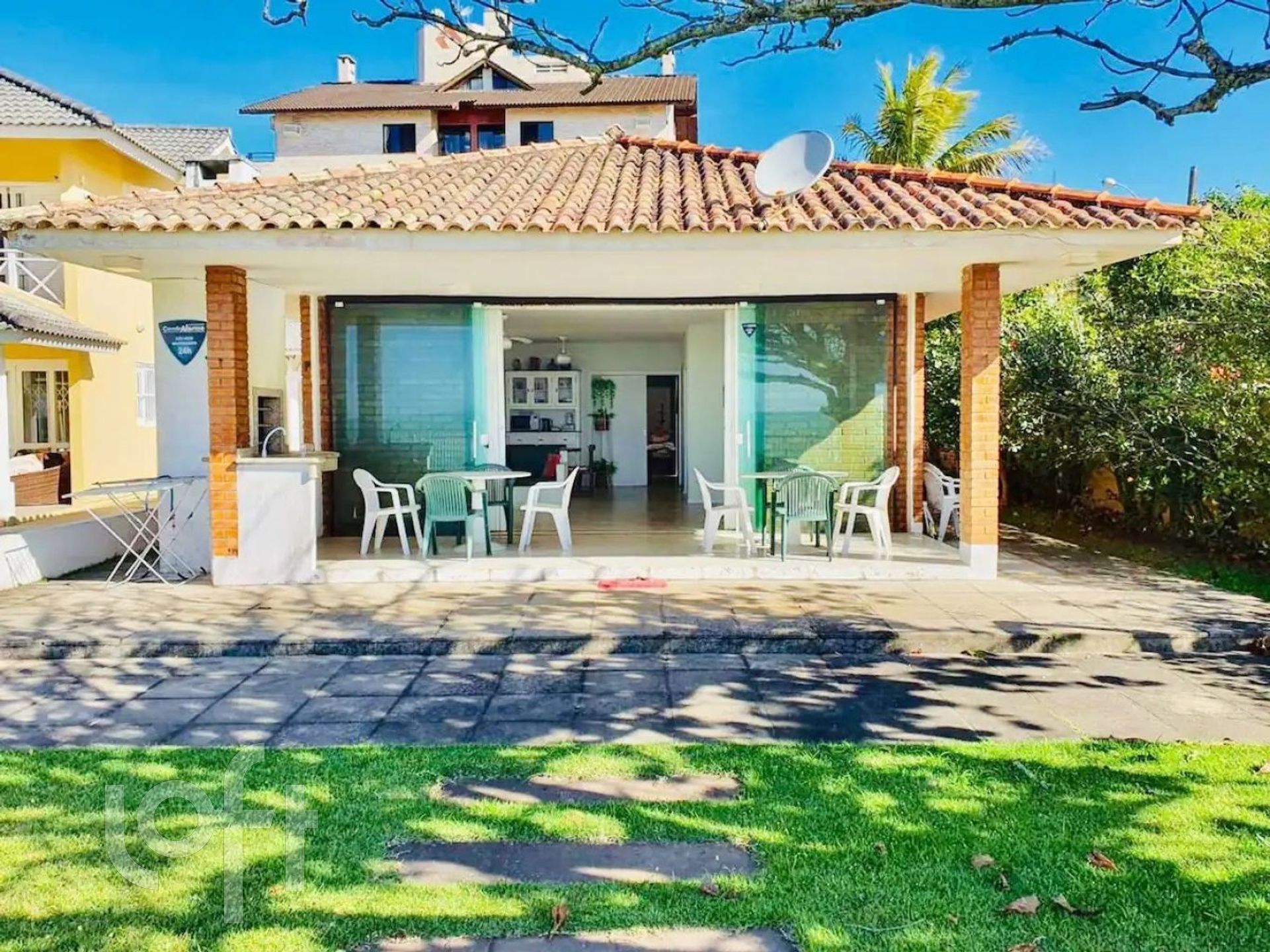 Casa à venda em Cachoeira do bom Jesus com 158 m², 4 quartos, 2 suítes