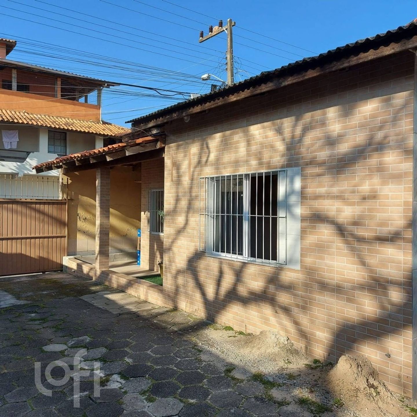 Casa Residencial com 210m², 8 quartos, 6 garagens, no bairro Ingleses em Florianópolis