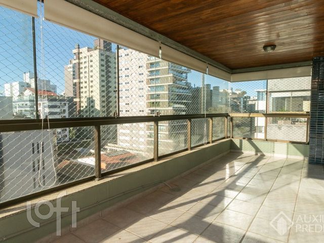 Apartamento com 174m², 3 dormitórios, 1 suíte, 2 vagas, Petrópolis em Porto Alegre