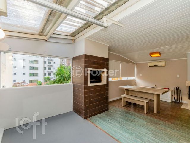 Apartamento com 137m², 4 dormitórios, 2 suítes, 2 vagas, Petrópolis em Porto Alegre