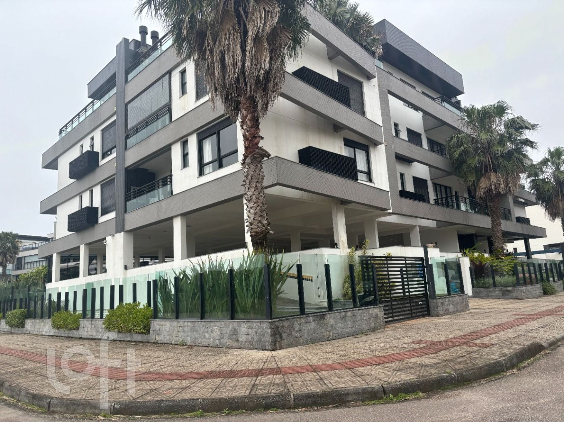 Apartamentos com 195m², 2 quartos, 2 suítes, 3 garagens, no bairro Lagoa Pequena em Florianópolis