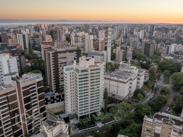 Apartamento com 257m², 4 dormitórios, 3 suítes, 4 vagas, Bela Vista em Porto Alegre