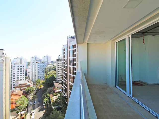 Apartamento com 257m², 4 dormitórios, 3 suítes, 4 vagas, Bela Vista em Porto Alegre