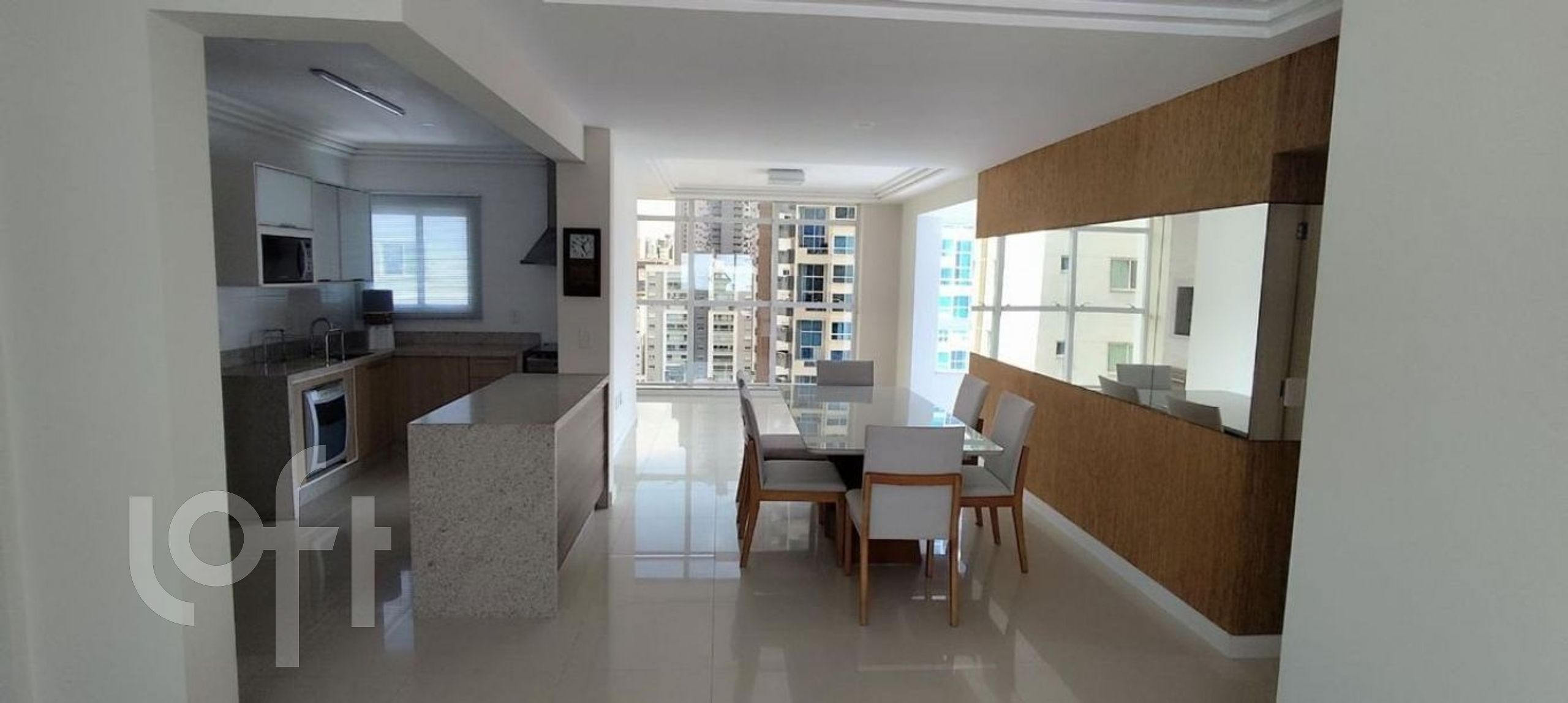 Apartamentos com 130m², 3 quartos, 3 suítes, 2 garagens, no bairro Centro em Balneário Camboriú