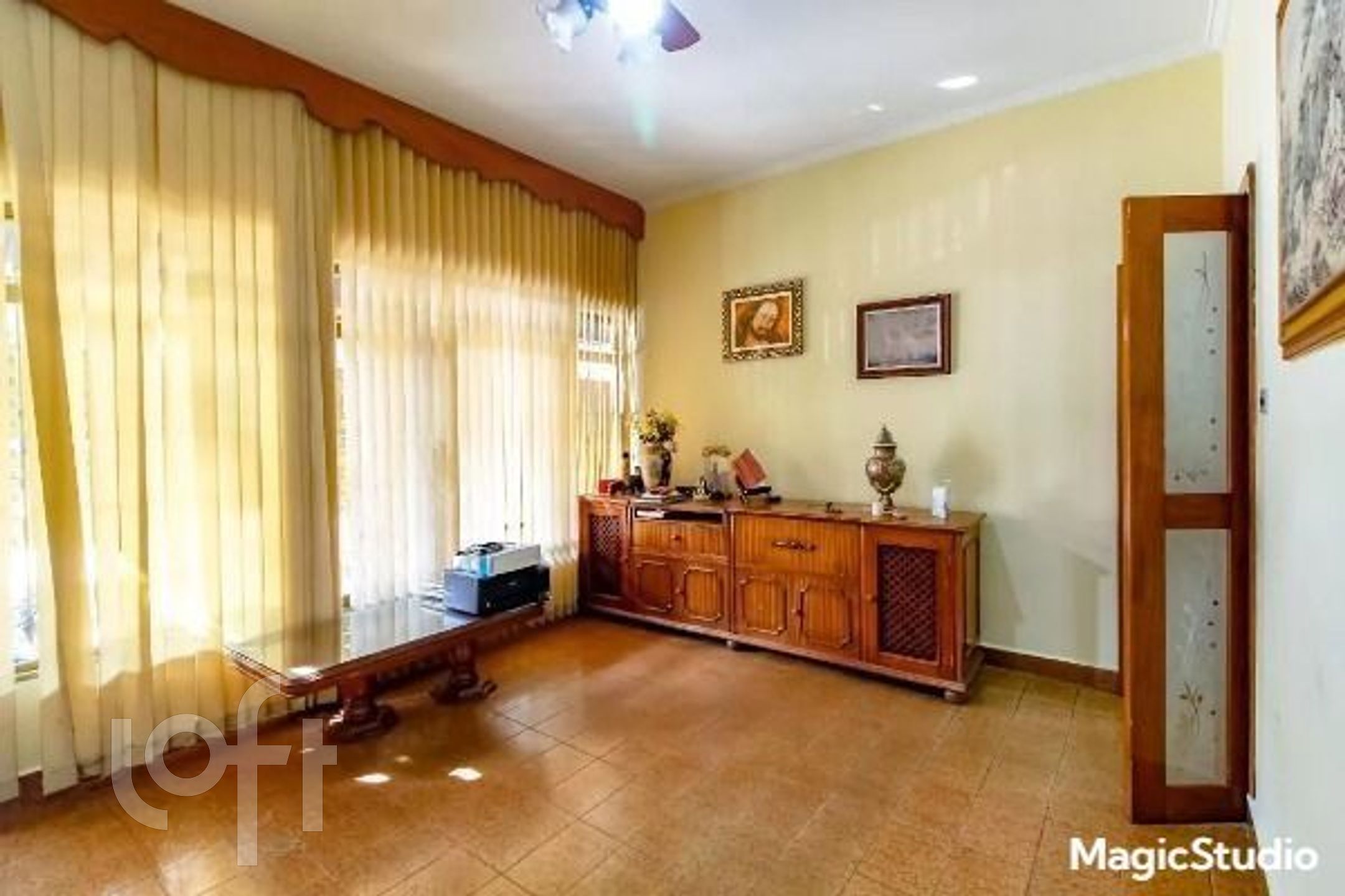 Casa à venda com 3 quartos, 180m² - Foto 1