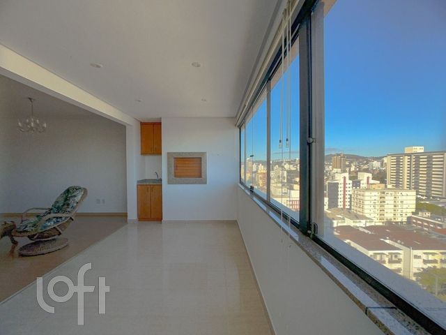 Apartamento com 103m², 2 dormitórios, 1 suíte, 2 vagas, Menino Deus em Porto Alegre