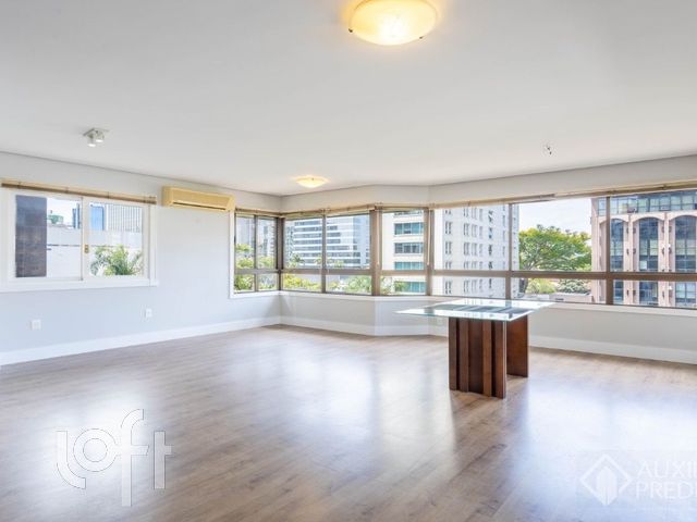 Apartamento com 155m², 3 dormitórios, 1 suíte, 3 vagas, Bela Vista em Porto Alegre