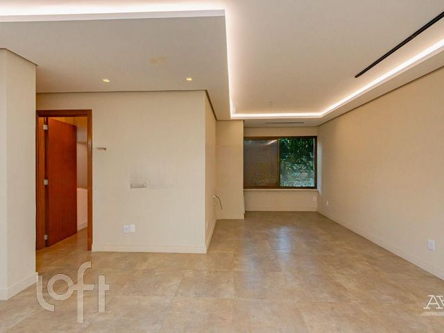 Apartamento com 76m², 2 dormitórios, 1 suíte, 2 vagas, Higienópolis em Porto Alegre