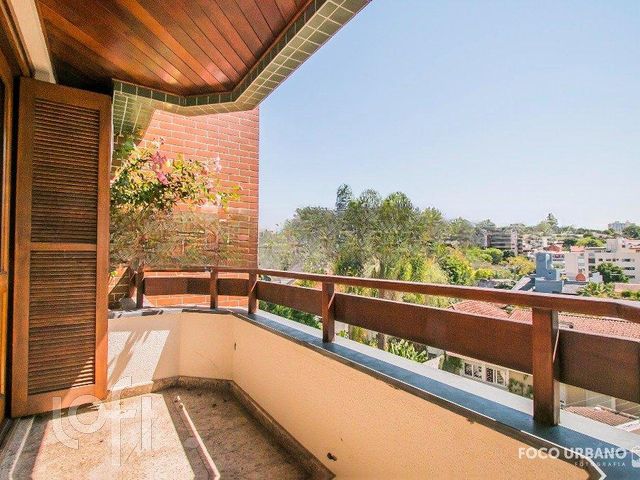 Casa em Condomínio com 301m², 4 dormitórios, 2 suítes, 2 vagas, Chácara das Pedras em Porto Alegre