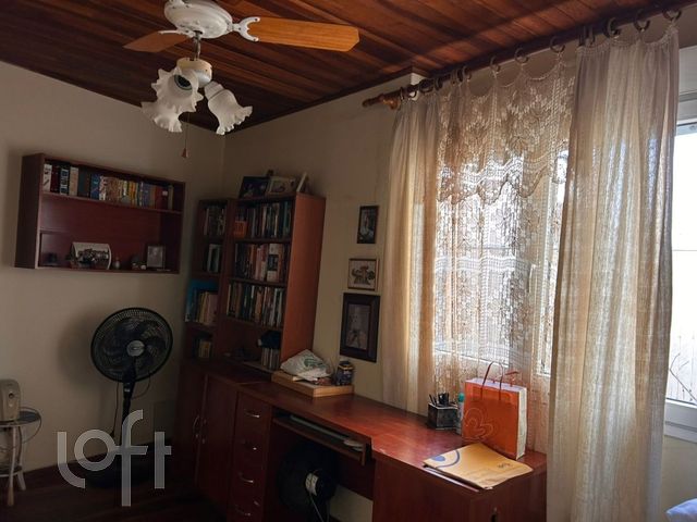 Casa com 160m², 3 dormitórios, 1 suíte, Rio Branco em Porto Alegre