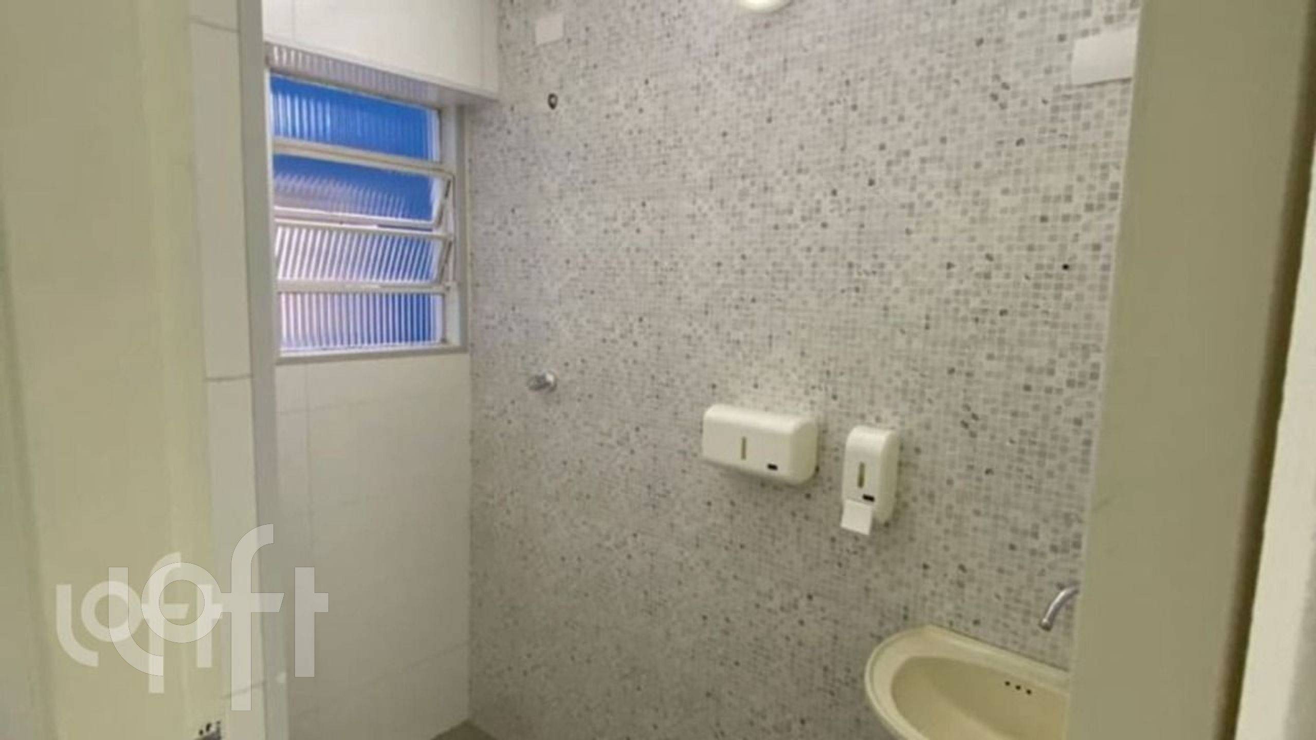 Casa à venda com 6 quartos, 250m² - Foto 9