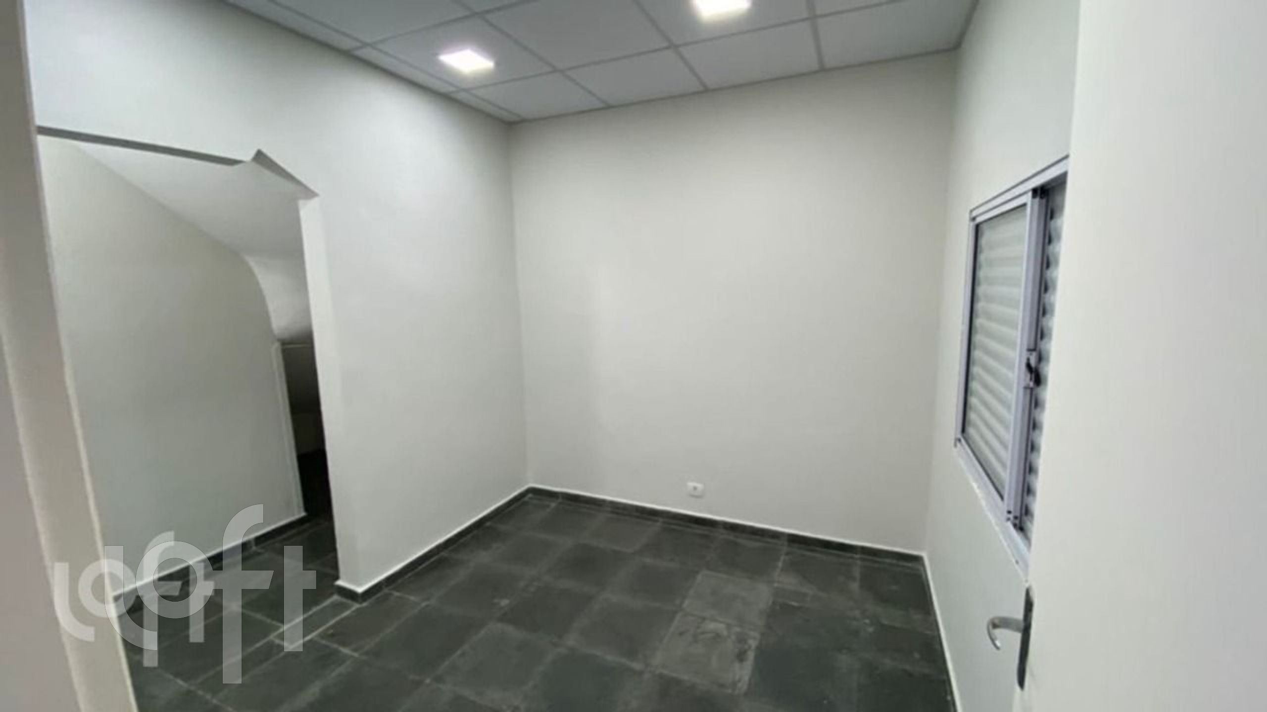 Casa à venda com 6 quartos, 250m² - Foto 13