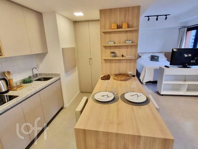 Apartamento com 39m², 1 dormitório, 1 suíte, 2 vagas, Floresta em Porto Alegre