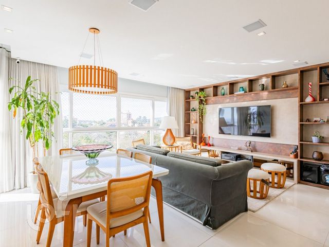 Apartamento com 108m², 3 dormitórios, 1 suíte, 3 vagas, Vila Ipiranga em Porto Alegre