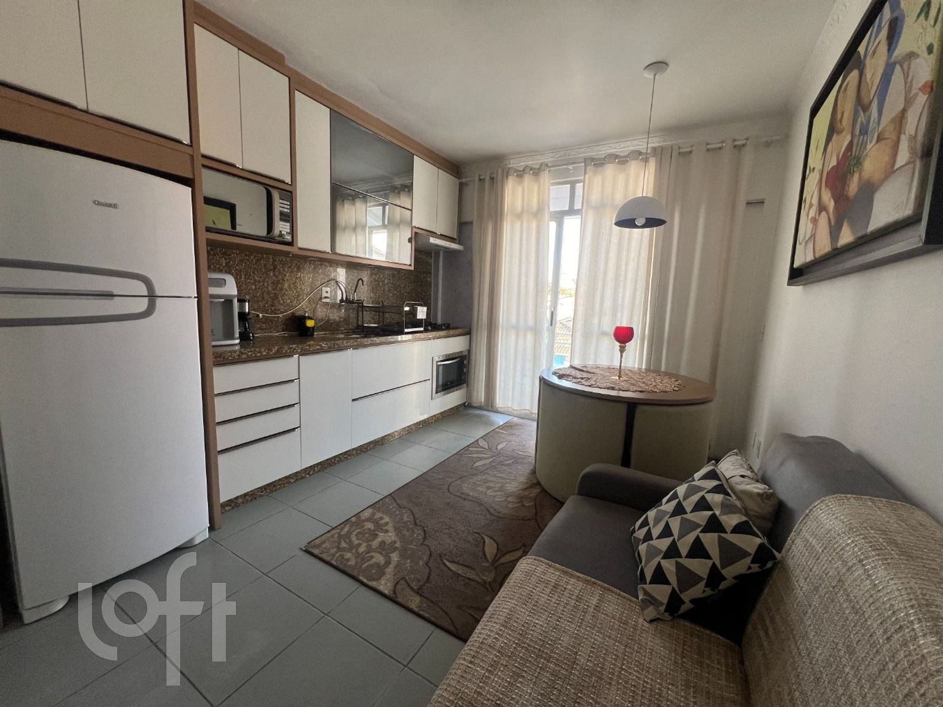 Casa Residencial com 180m², 4 quartos, 4 garagens, no bairro Coloninha em Florianópolis
