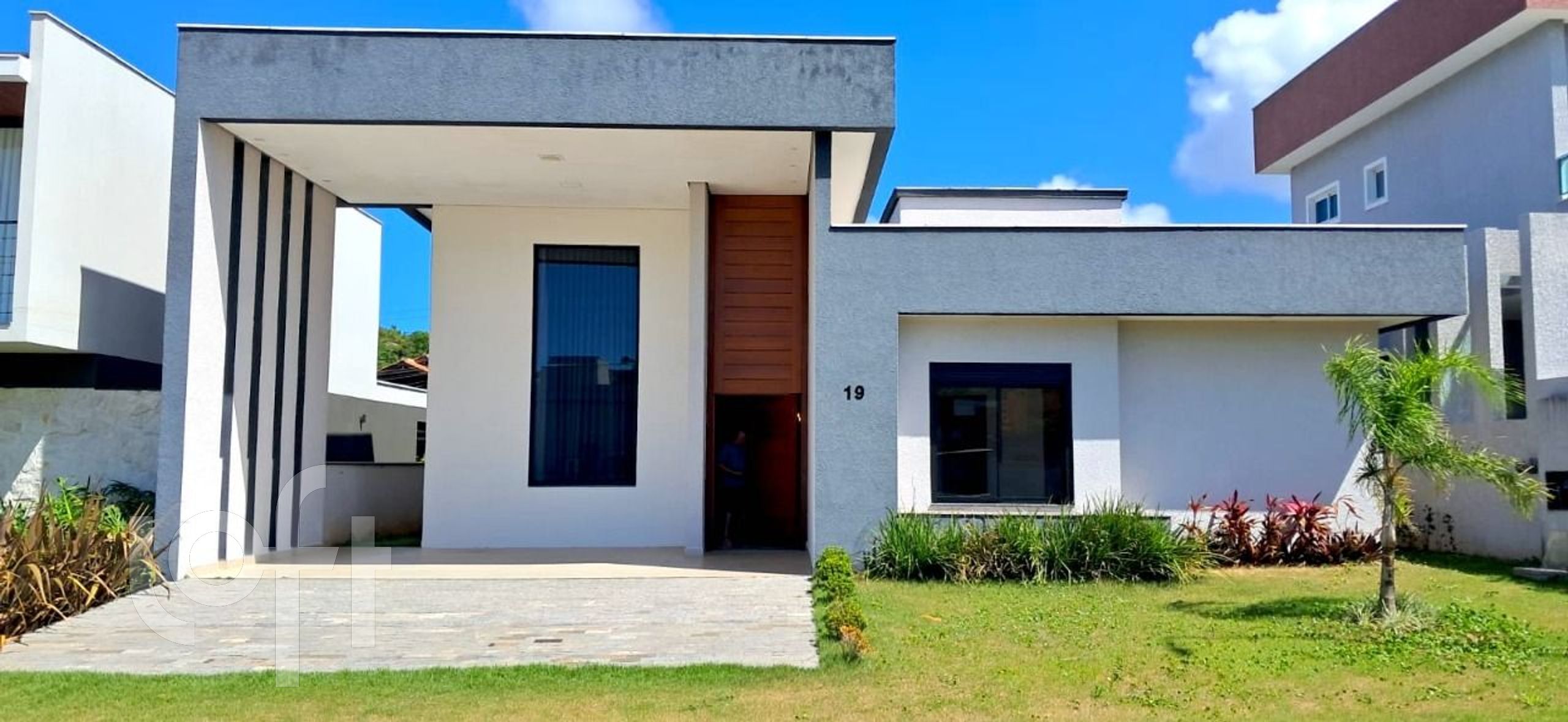 Casa Residencial com 209m², 4 quartos, 4 suítes, 2 garagens, no bairro Vargem Pequena em Florianópolis