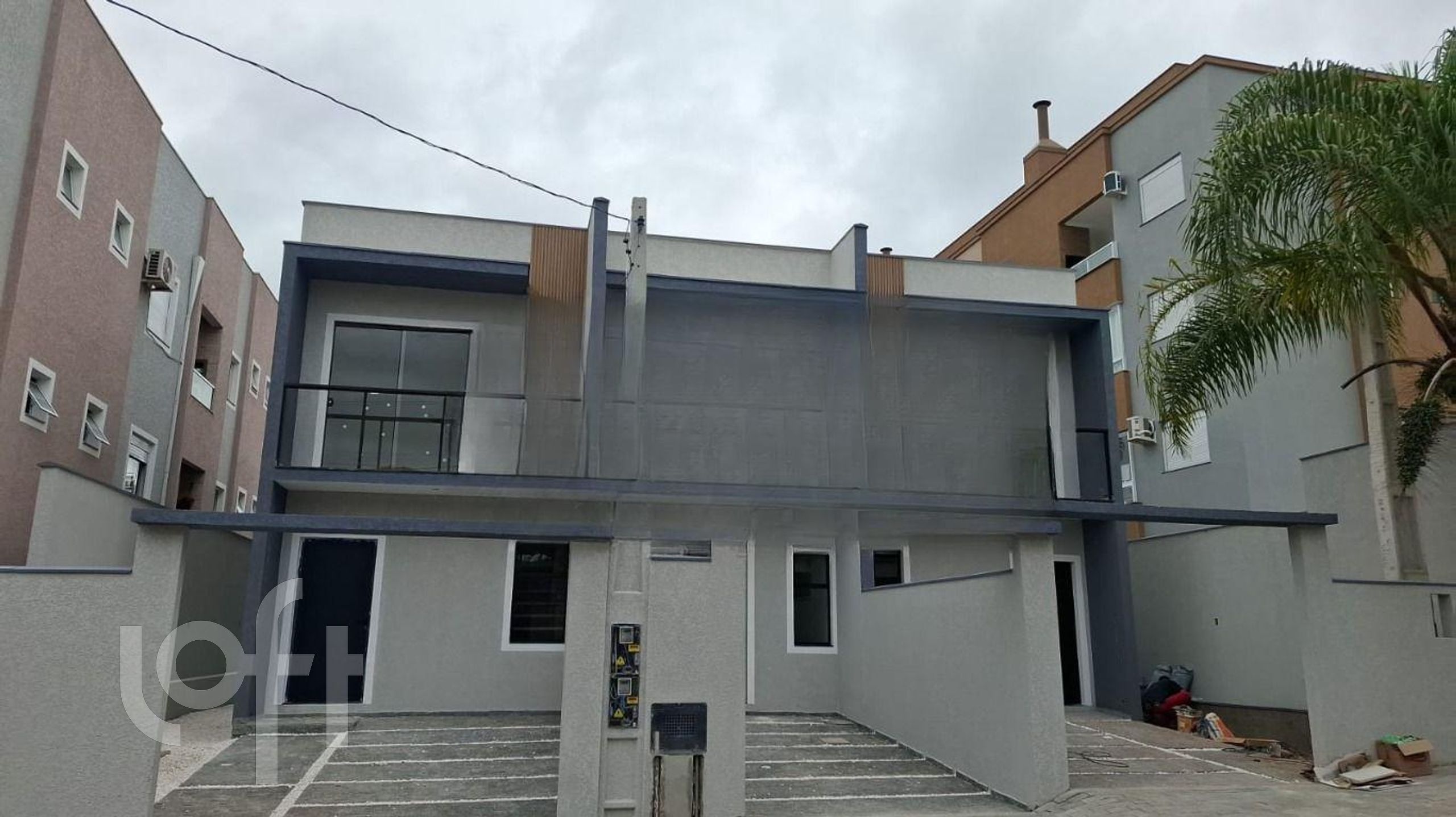 Apartamento à venda em Ingleses com 110 m², 3 quartos