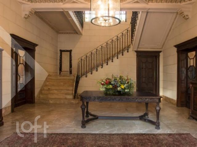 Apartamento com 134m², 3 dormitórios, 1 suíte, 2 vagas, Moinhos de Vento em Porto Alegre