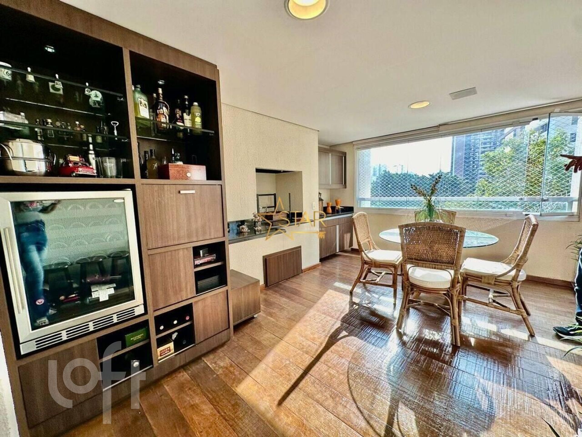 Apartamento à venda em Campo Belo com 206 m², 3 quartos, 3 vagas