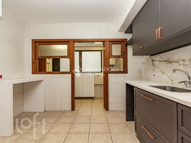 Apartamento com 158m², 3 dormitórios, 1 suíte, 2 vagas, Independência em Porto Alegre