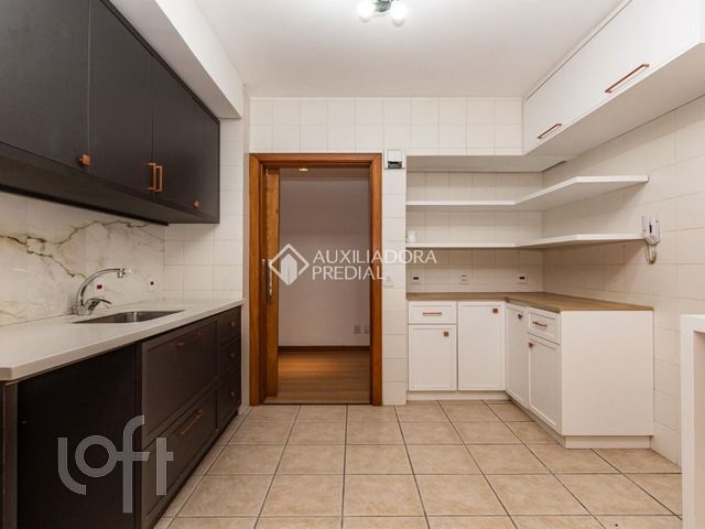 Apartamento com 158m², 3 dormitórios, 1 suíte, 2 vagas, Independência em Porto Alegre