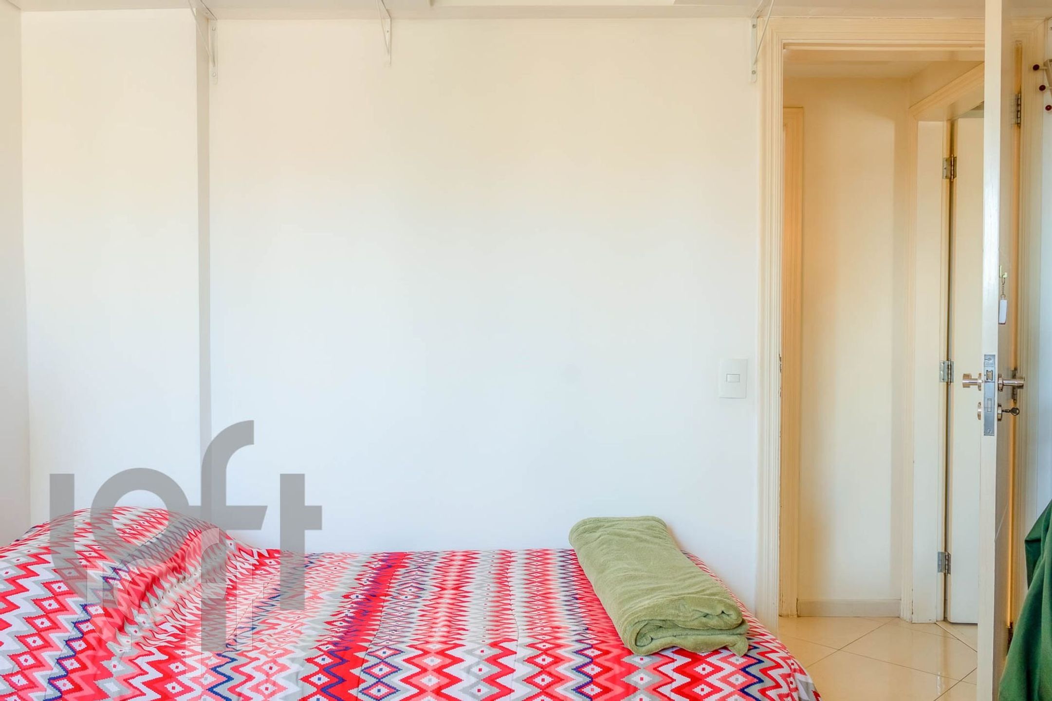 Apartamento à venda com 4 quartos, 169m² - Foto 2